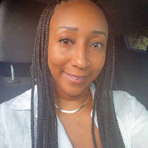 Meet your Posher, Tia